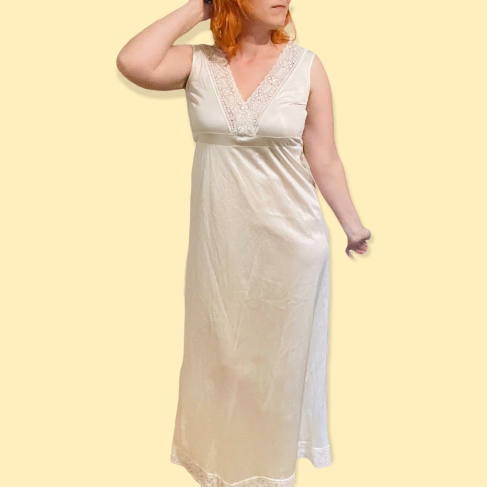 Vintage nylon white night gown full long length lace detail size small medium